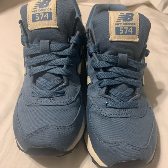 Women’s New balances - Picture 4 of 5
